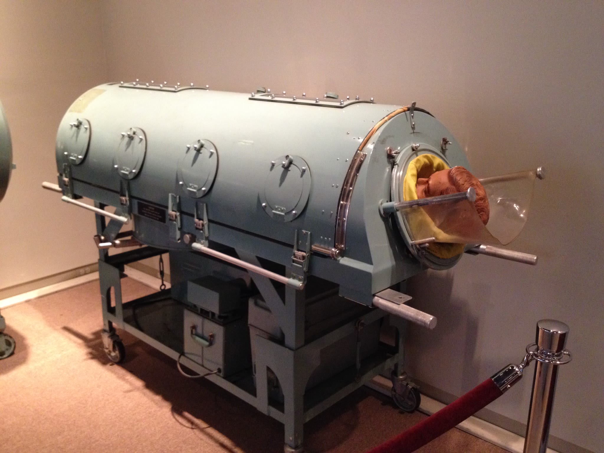 Image of iron lung machine